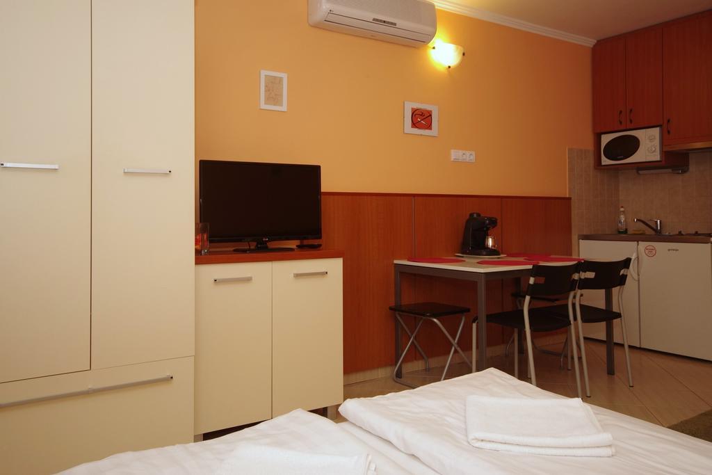 Vararok Apartman Gyula Exteriér fotografie