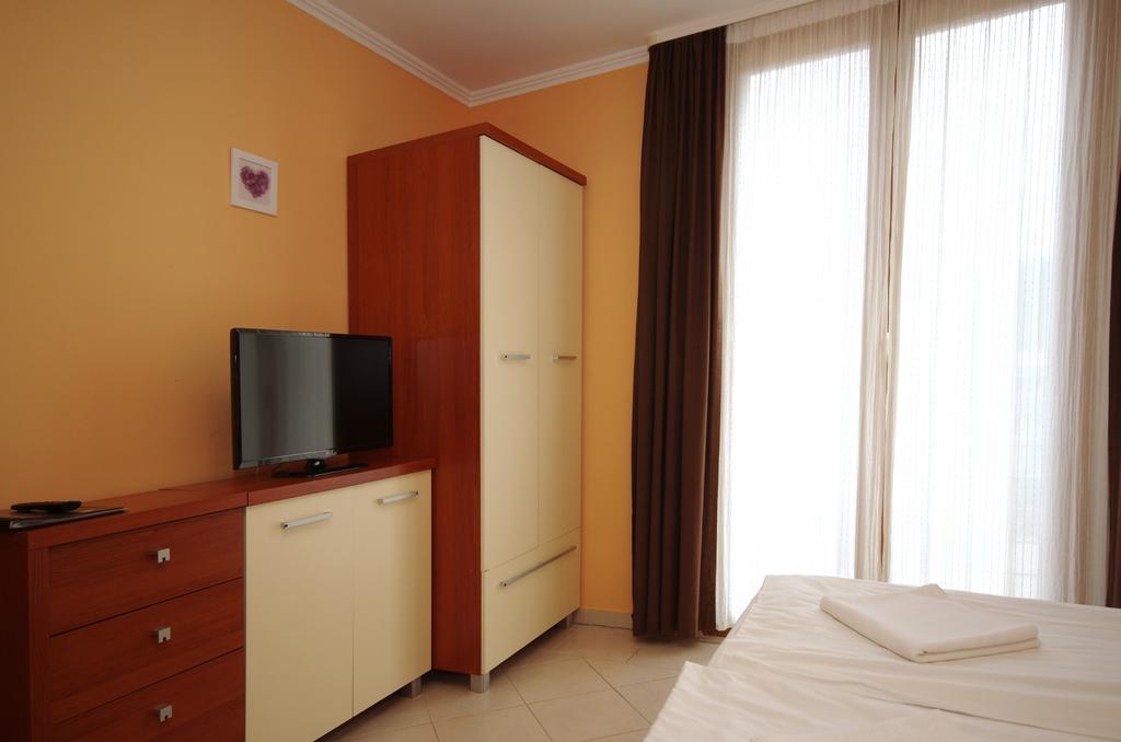Vararok Apartman Gyula Exteriér fotografie