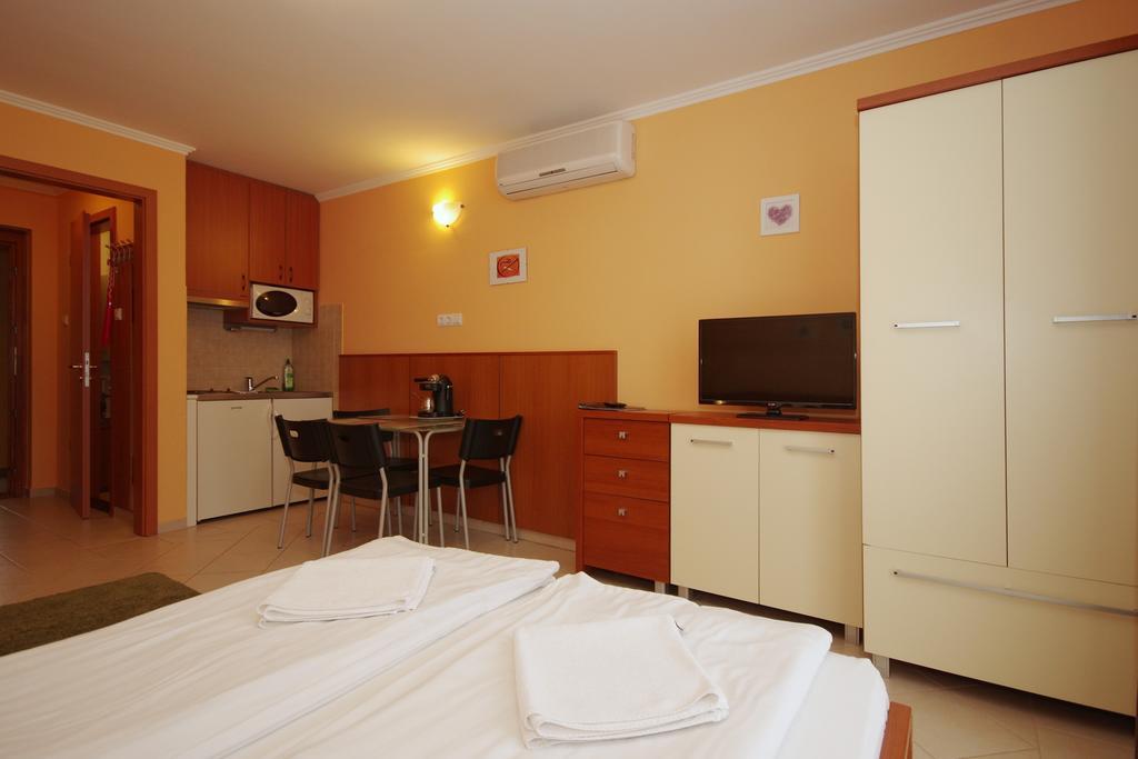 Vararok Apartman Gyula Exteriér fotografie