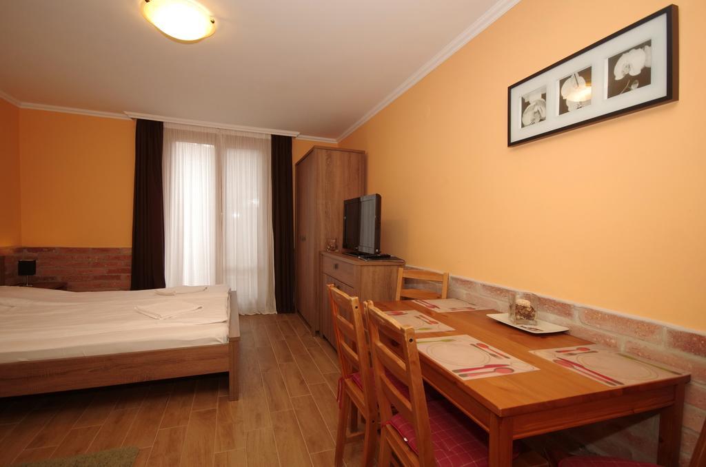 Vararok Apartman Gyula Exteriér fotografie